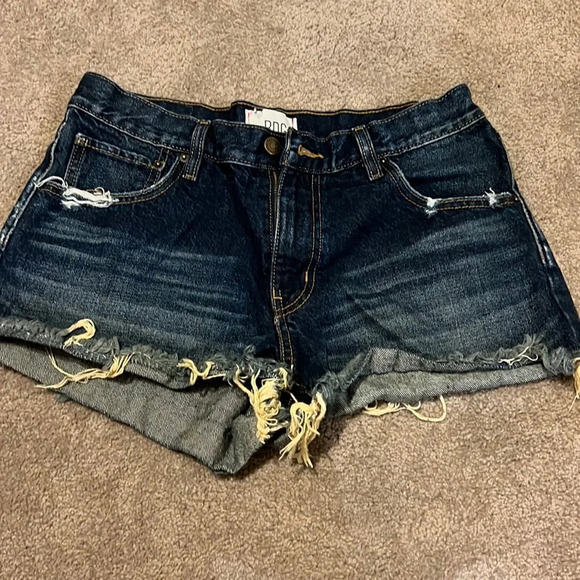 Like New Urban Outfitters Shorts - Picture 1 of 5